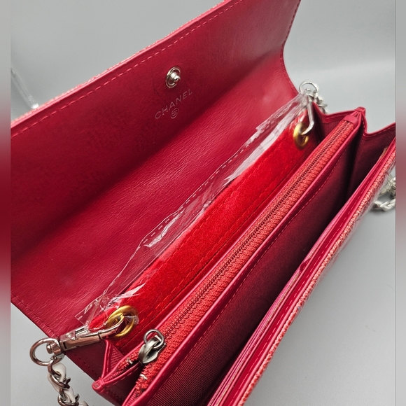 ❤️CHANEL Authentic Patent Leather Wallet/Clutch ❤️ - Picture 9 of 17